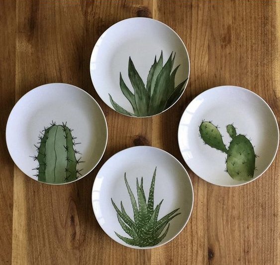 Lote de 4 Platos de Cerámica con Diferentes Plantas